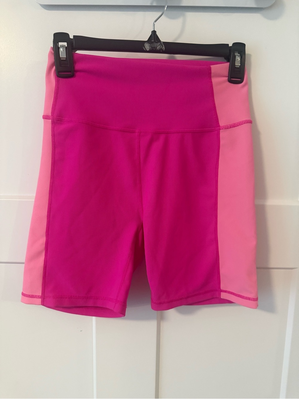 WILO Women’s High-Waist Two-Tone Pink Bike Shorts NWOT